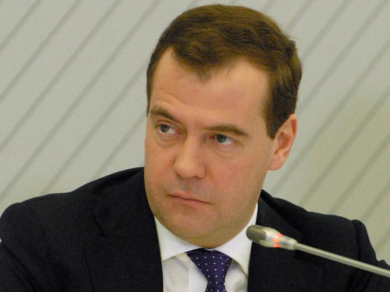 Медведев встретился с активом партии власти, в том числе крымскими новичками


