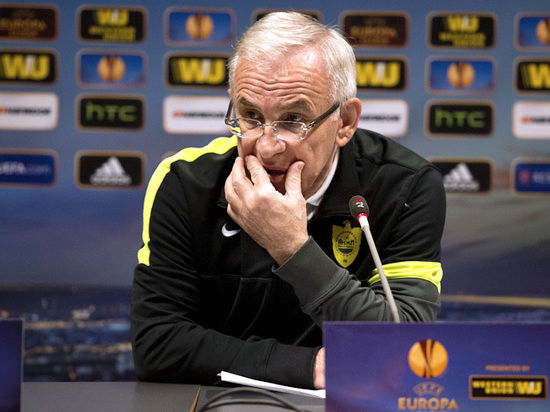 Накануне ответного матча 1/8 финала Лиги Европы между "Анжи" и "АЗ Алкмар" мнением о предстоящей игре поделились тренеры двух команд. 
