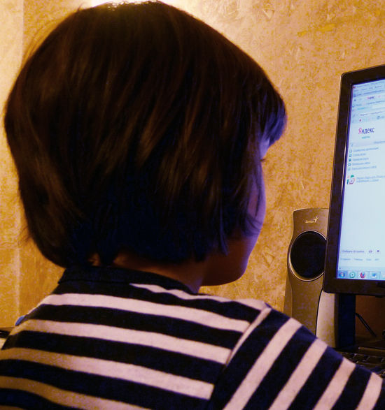 Чиновники разработали новые меры по защите детей от похабщины в Интернете
