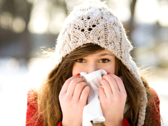 Низкая температура и ветер могут вызвать насморк, слезотечение и крапивницу