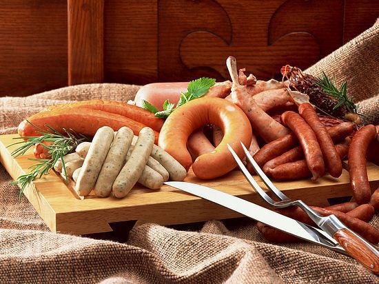 По мнению диетологов, в еде нужно придерживаться традиций, которые веками адаптировали наш организм к правильному усвоению пищи
