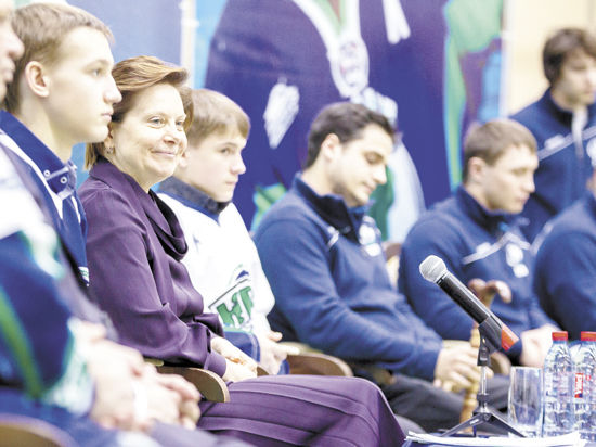 Такую задачу поставила губернатор Югры Наталья Комарова перед хоккеистами 
в новом сезоне
