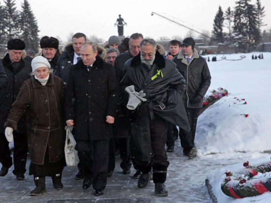 Президент почтил память тысяч ленинградцев 