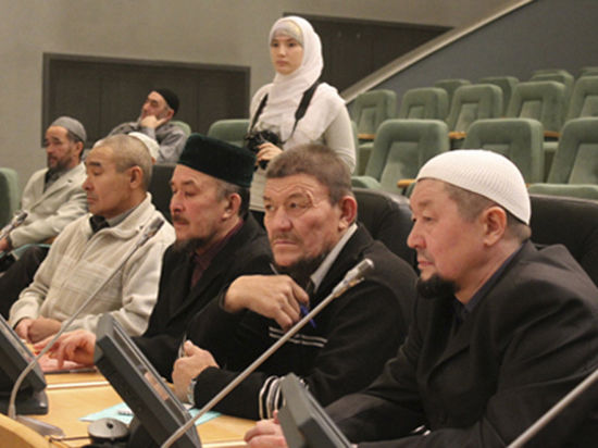 Представители мусуль­манской общест­венности, органов власти Тюменской области, ученые собрались на минувшей неделе за круглым столом.