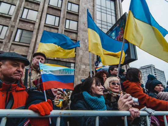 «Оппозиция куплена на доллары и печеньки!»