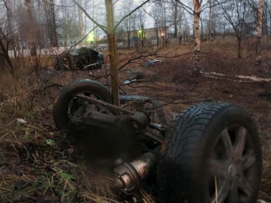 Очередная страшная авария со смертельным исходом произошла в Петрозаводске. Следствие выясняет, кто сидел за рулем крутой иномарки