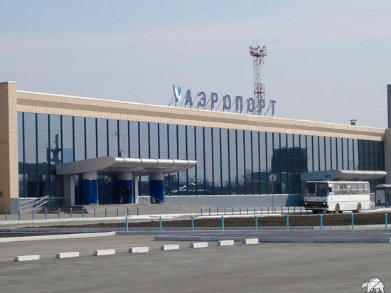 Сегодня ночью, 18 января, пассажирский самолет, следовавший рейсом «Санкт-Петербург – Ош», совершил незапланированную  посадку в аэропорту Челябинска.