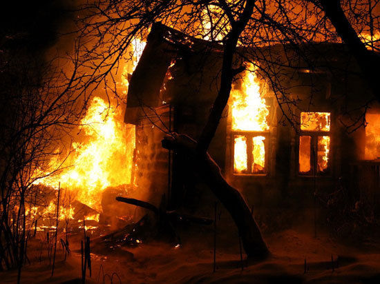 В Тракторозаводском районе Челябинска в субботу, 19 апреля, загорелся садовый домик. 