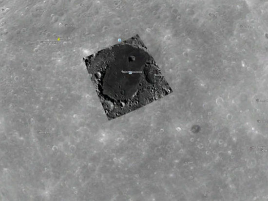 Загадочный объект можно увидеть, набрав на Google Moon координаты 22042'38 0,46 N и 142034'44 0,52 E