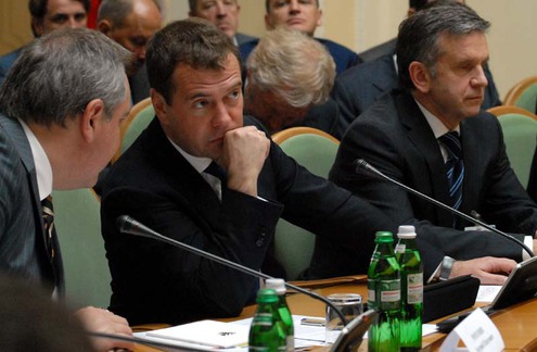 Дмитрий Медведев провел переговоры по газу с Януковичем и Азаровым