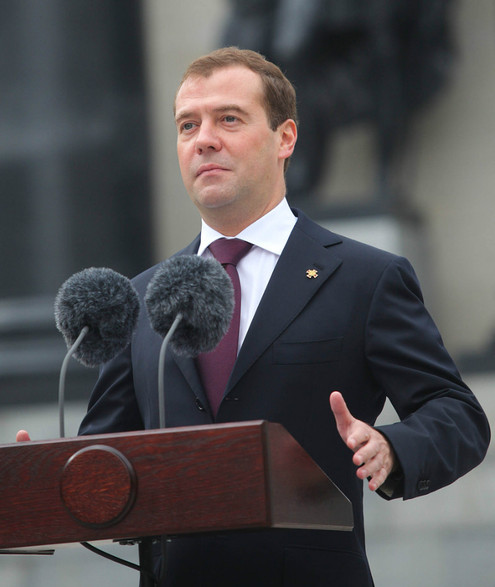 Медведев присутствовал на открытии Триумфальной арки