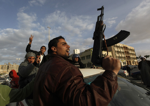 Стрельба на улицах ливийских городов не прекращается