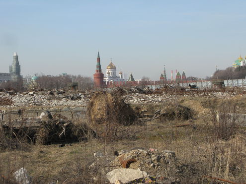 Кремль в грязи и руинах: главный позор Москвы наконец ликвидируют
