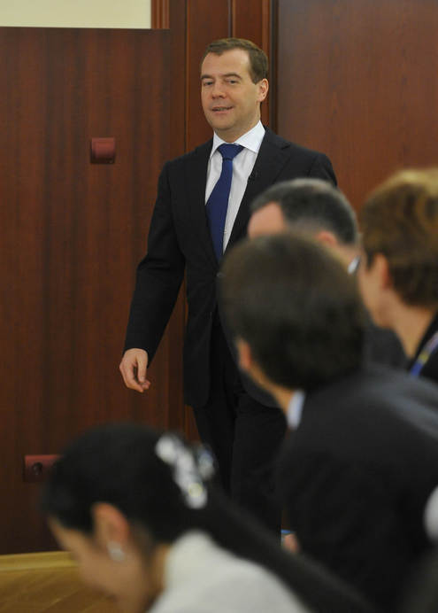 Медведев в Якутске провел заседание, посвященное ЖКХ