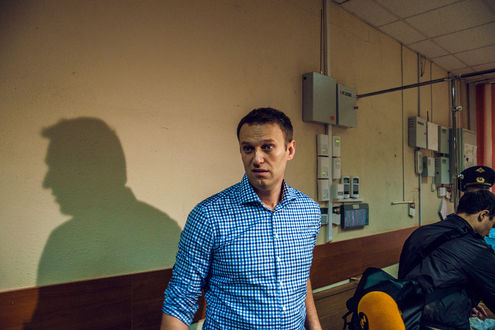 Оглашение обвинительного приговора Навальному: внутри и снаружи суда