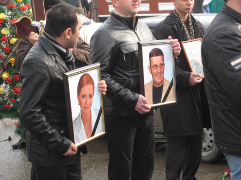 В Ставрополе прошли похороны криминального авторитета и его семьи