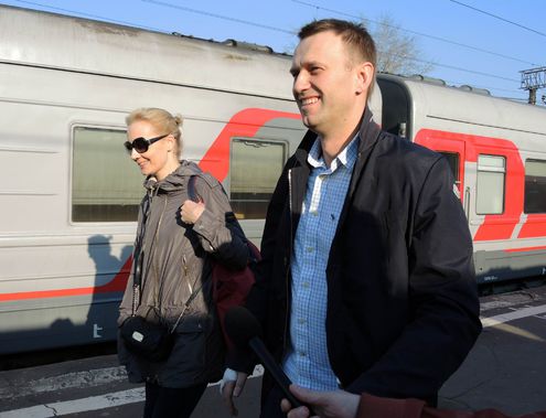 Навальный едет в Киров с вещами