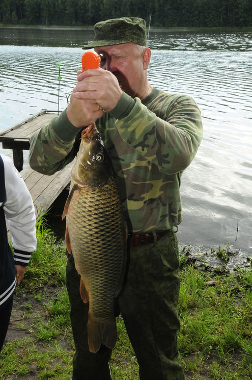 Валерий Шанцев сходил на рыбалку с читателями “МК в Нижнем“