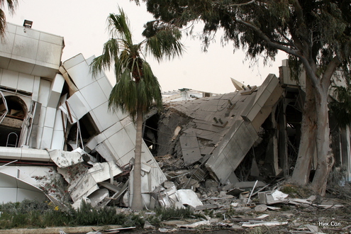 Как разбомбили библиотеку Каддафи