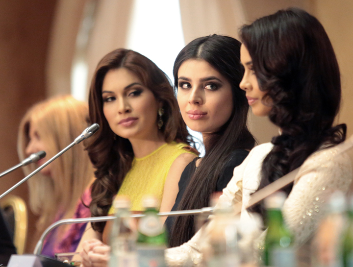 Три самые красивые девушки планеты -  Мисс Россия 2013, Мисс Мира 2013 и Мисс Вселенная 2013 собрались вместе