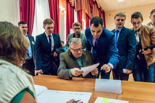 Жириновский запутался в крестиках и галочках на выборах мэра