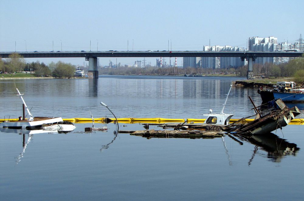Три катера и понтон утонули в Москве-реке