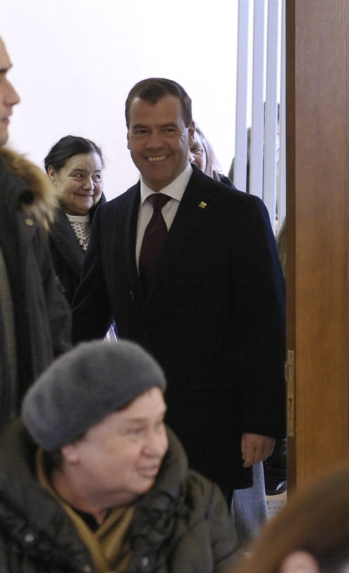 Медведев проголосовал на выборах главы государства