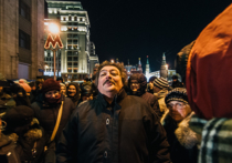Пешеходный протест: оппозиционеры погуляли на Манежной в поддержку Навальных