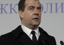 Медведев хочет запретить покупать чиновникам дорогую мебель и иномарки, собранные не в России
