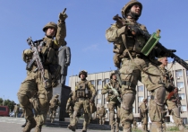 Порошенко хочет разрешить австралийским военным применить силу в Донбассе