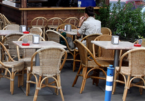 Московским летним кафе в новом сезоне сделают табачные поблажки