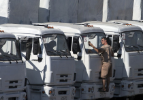Российский конвой с гуманитарным грузом третий раз приближается к границе с Украиной