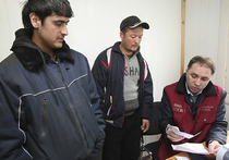 Нелегальные мигранты ищут новые уловки, чтобы остаться в Москве