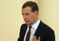 Медведев в Абрау Дюрсо предложил принять закон о вине