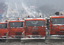 Москву к вечеру заметет: коммунальщики готовятся к снегопаду
