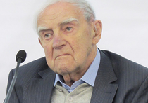 96-летний писатель Даниил Гранин госпитализирован с переломом шейки бедра