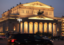 Автомобилистам хотят разрешить бесплатно парковаться у московских театров