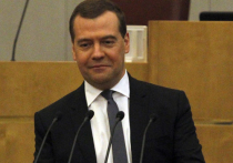 Медведев побывал в Артеке и не встретил там ни одного ребенка