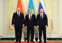Путин подкупил Назарбаева и Лукашенко алтыном. Или евразом?