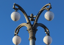 В Москве на мостах установили старинные фонари
