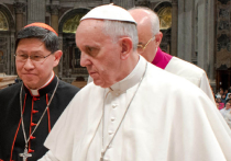 Папа Римский Франциск подарил Яценюку ручку для мирных договоров