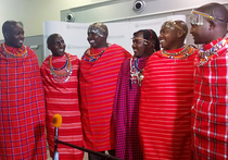 В Москву впервые прилетели представители африканского племени масаи