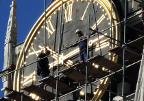 Главные часы России - на Спасской башне Кремля - остановились по техническим причинам