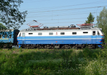 Пассажирский поезд в Бекасово протаранил негабаритный контейнер
