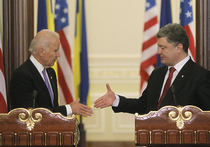 Байден выразил "твердую поддержку" действиям Порошенко, а президент Украины поблагодарил США за выделение $2 млрд