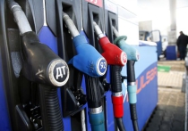 Налоговый маневр: бензин в России подорожает до 50 рублей за литр?