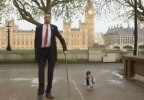 Самый высокий и самый маленький человек мира встретились в Лондоне