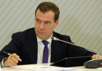 Медведев продолжает пользоваться гаджетами Apple, несмотря на запрет