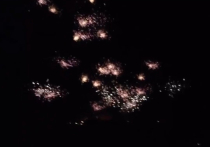 В Сети появилось новое видео обстрела Донецка зажигательными бомбами