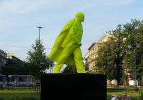Из Ленина сделали "писающего вождя" на пивном арт-фестивале в Польше